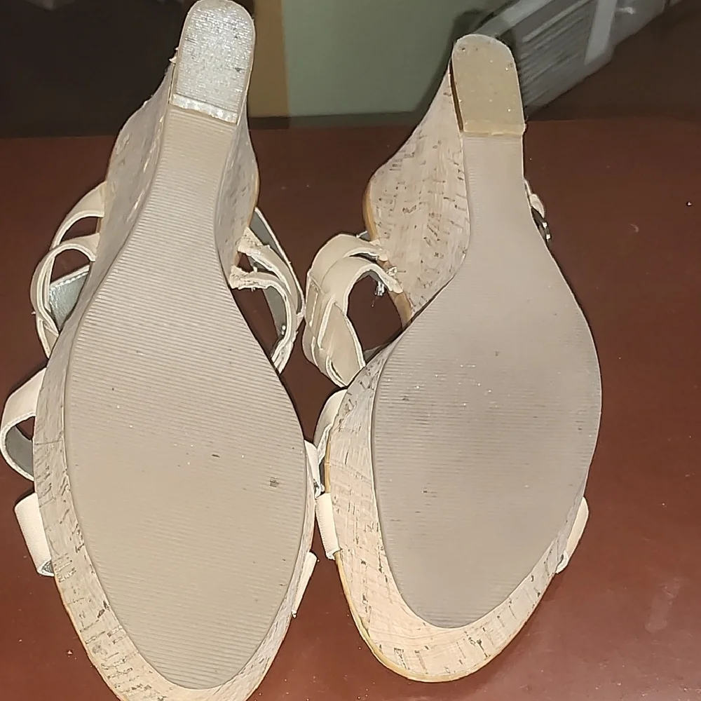 Guess Tan Wedge Sandals Women's Size 11 Strappy Ankle Strap Medium Heel